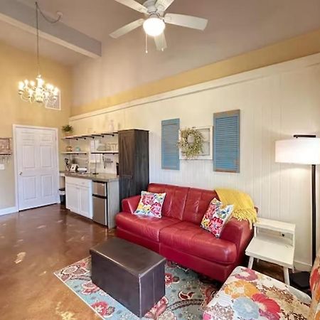 Haven At Hazel~Downtown Bungalow Demorest Екстериор снимка