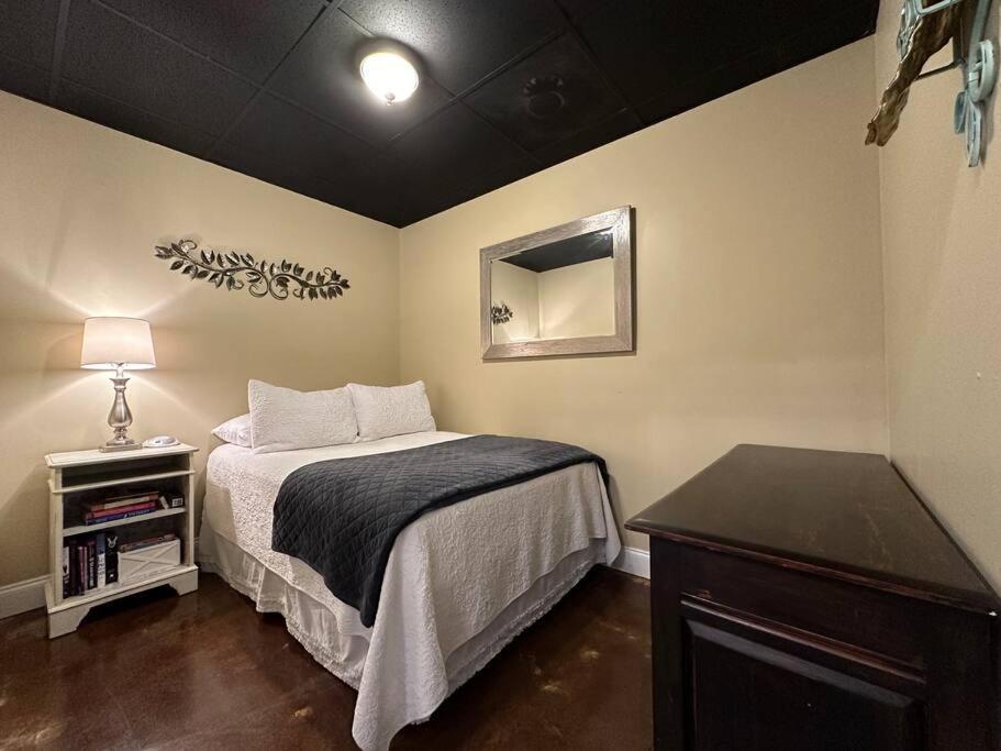 Haven At Hazel~Downtown Bungalow Demorest Екстериор снимка