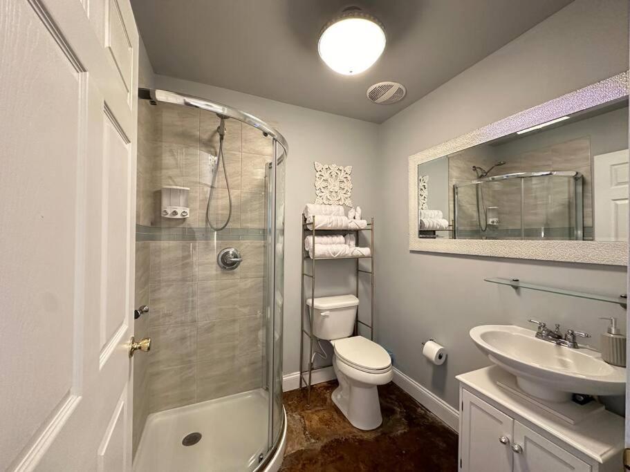 Haven At Hazel~Downtown Bungalow Demorest Екстериор снимка