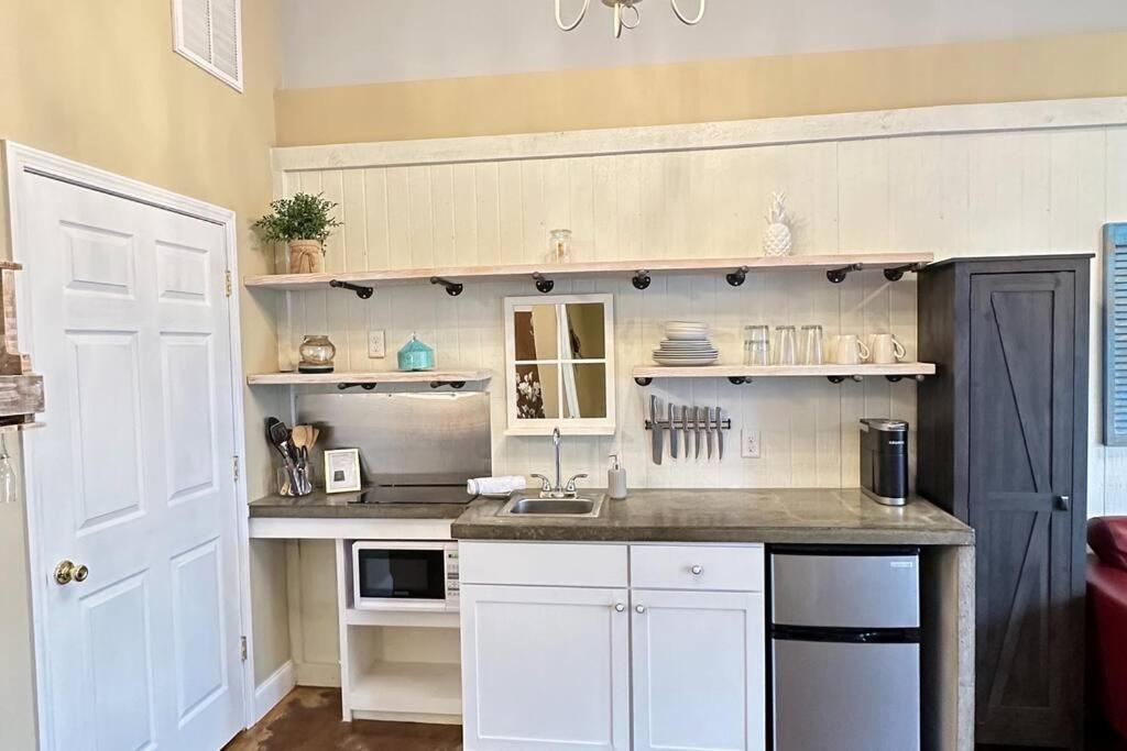 Haven At Hazel~Downtown Bungalow Demorest Екстериор снимка