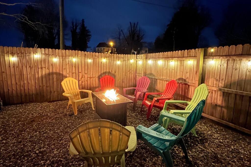 Haven At Hazel~Downtown Bungalow Demorest Екстериор снимка